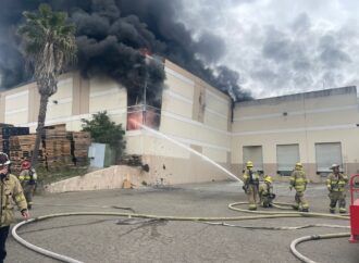 Baja California registra fuerte incendio en Parque Industrial de Tijuana