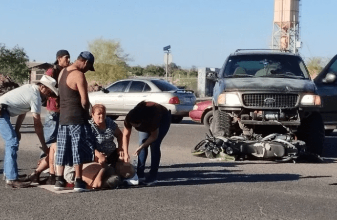 Colocan 14 mantas con advertencias sobre trasiego de fentanilo en Baja California