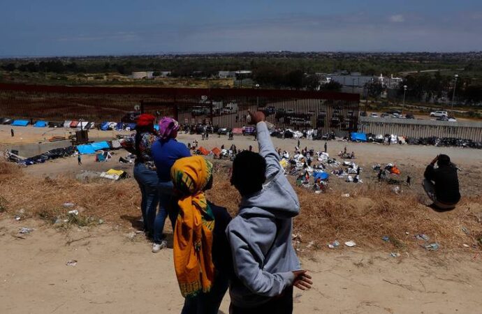 Guardia Nacional rescata a 420 migrantes en 3 autobuses en Sonora