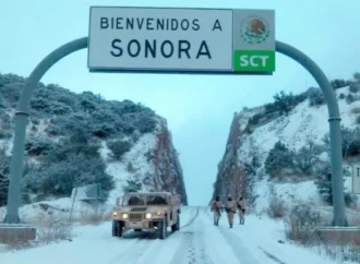 Anuncian caída de nieve y deslaves en carreteras de Sonora