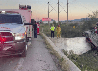 Volcadura deja 4  muertos en la carretera Chihuahua-Juárez; entre ellos una niña