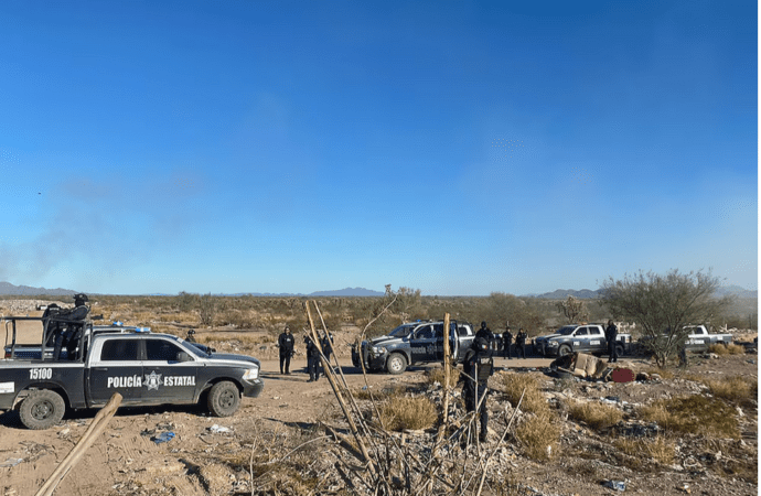 Derrumbe de cerro afecta a dos viviendas en Tijuana