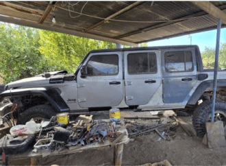 Aseguran taller de blindaje artesanal de autos, 8 fusiles y cámaras de videovigilancia para “halconeo”