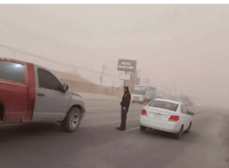 Alertan por fuertes vientos y tolvaneras en tramos carreteros de Chihuahua